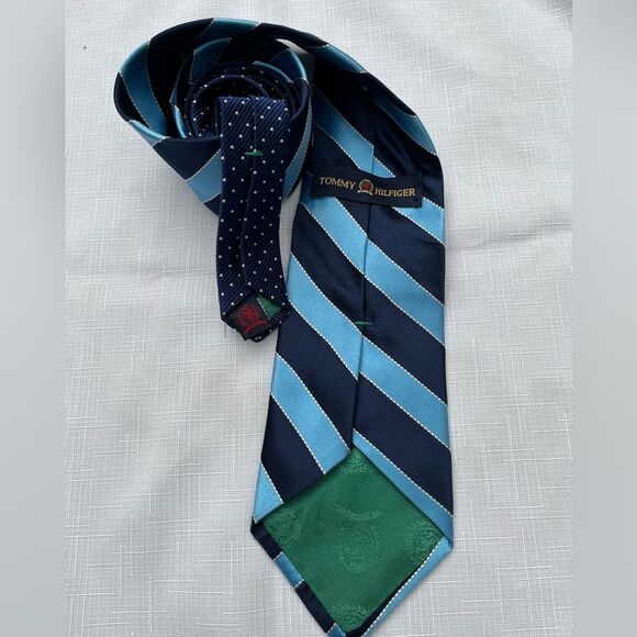 Tommy Hilfiger diagonal light and dark blue stripes necktie, 100% silk, elegant - Picture 3 of 3